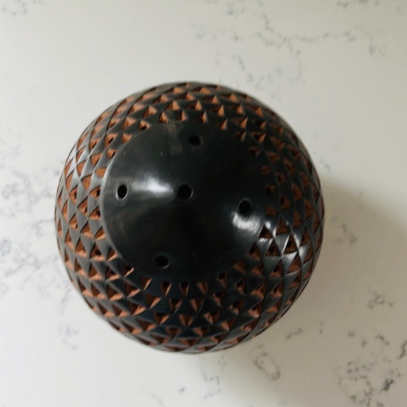 Nicaraguan Handmade Clay Black Candle Holder - Picture 6 of 10